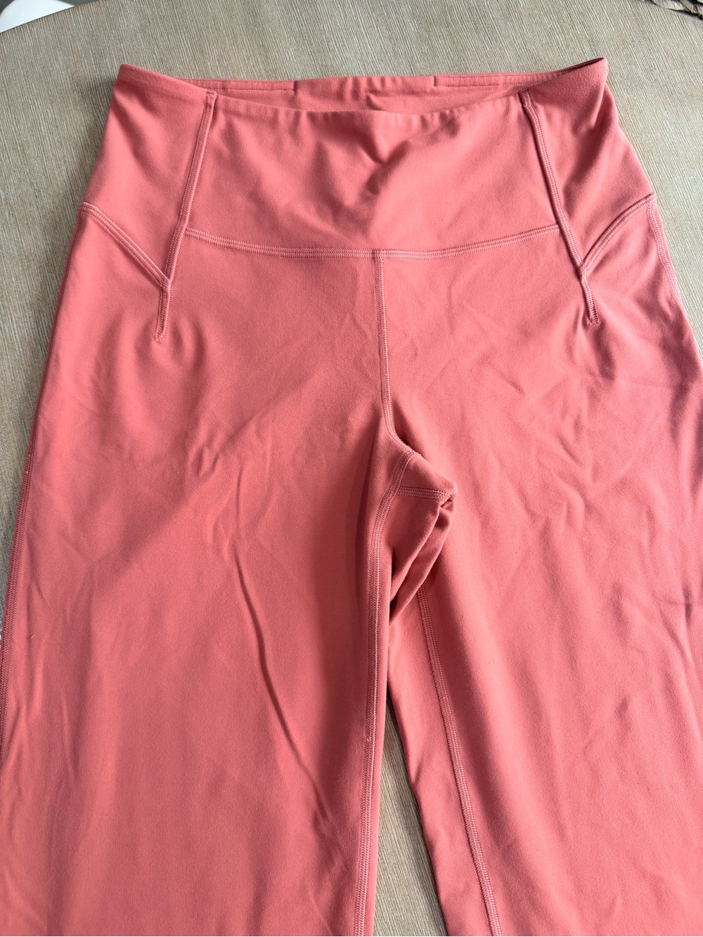 Lululemon Women's Coral Flare Yoga Pants 8 - Picture 2 of 11